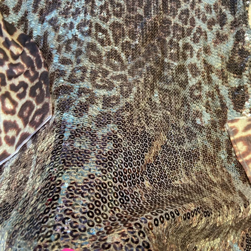 Sequin Leopard Print Women's Top - Picture 6 of 6